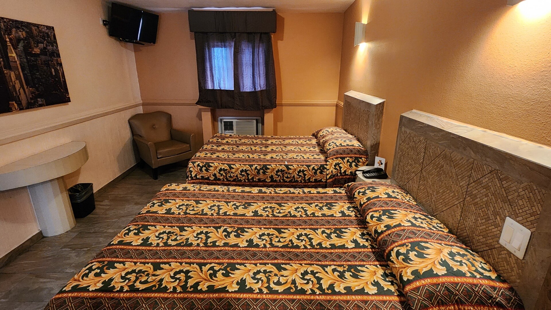 Recepción acogedora de Hotel Alcynne